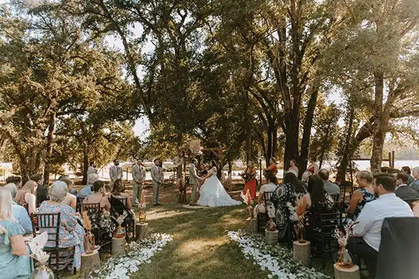 beautiful outdoor wedding venue under the heritage oaks
