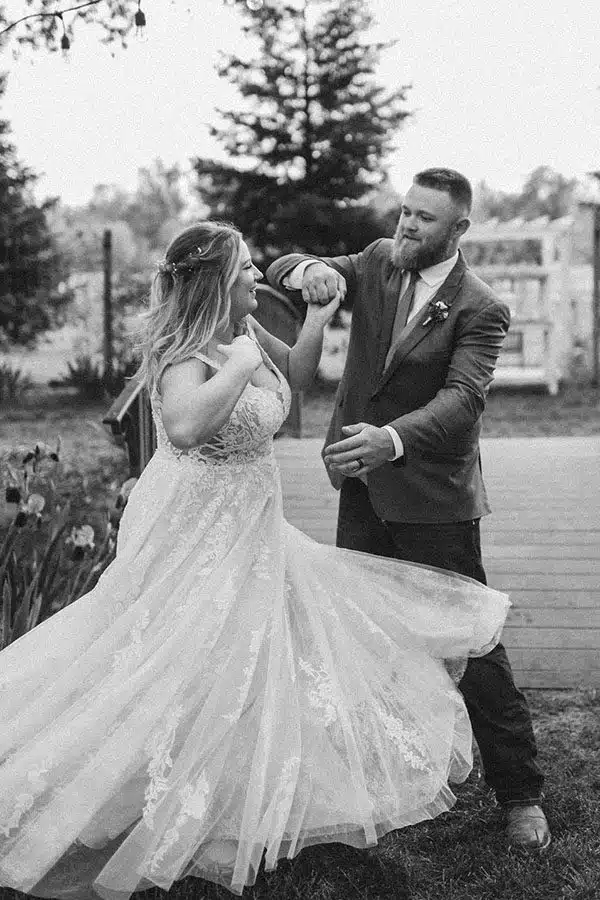 dance-dt Danielle and Timothy share their first dance together as a married couple