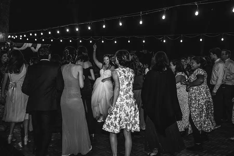 BW_2025-05-03-210305-9Y1A0005 bride dancing with her guests