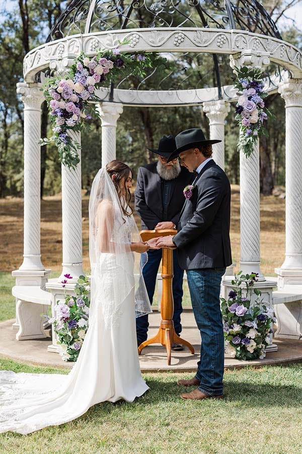 Kelle Pickell Photography -50475_(2048) couple under gazebo