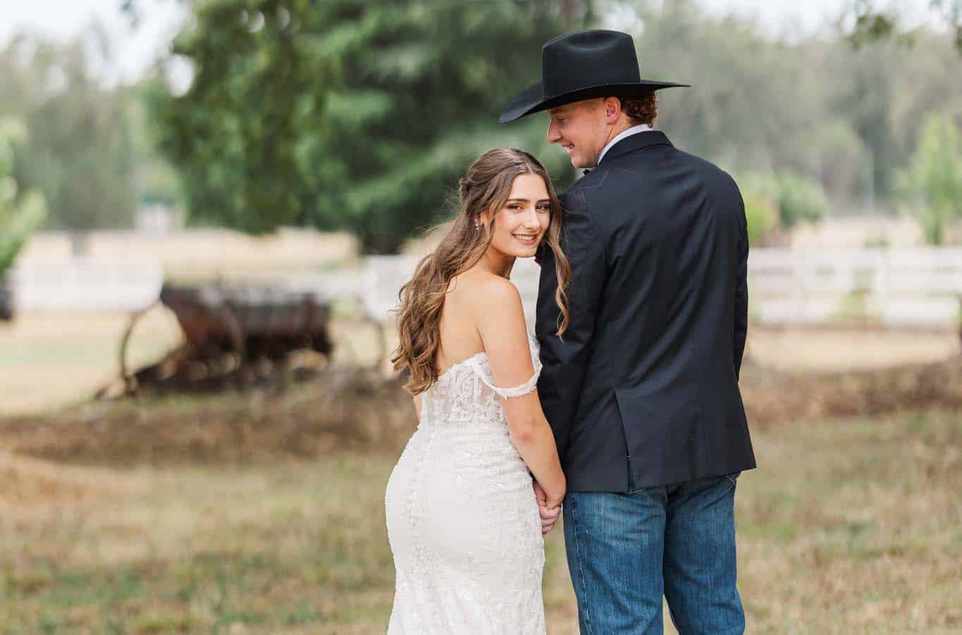 Kelle Pickell Photography -67333_(2048) Couple in front of vintage farm equipment